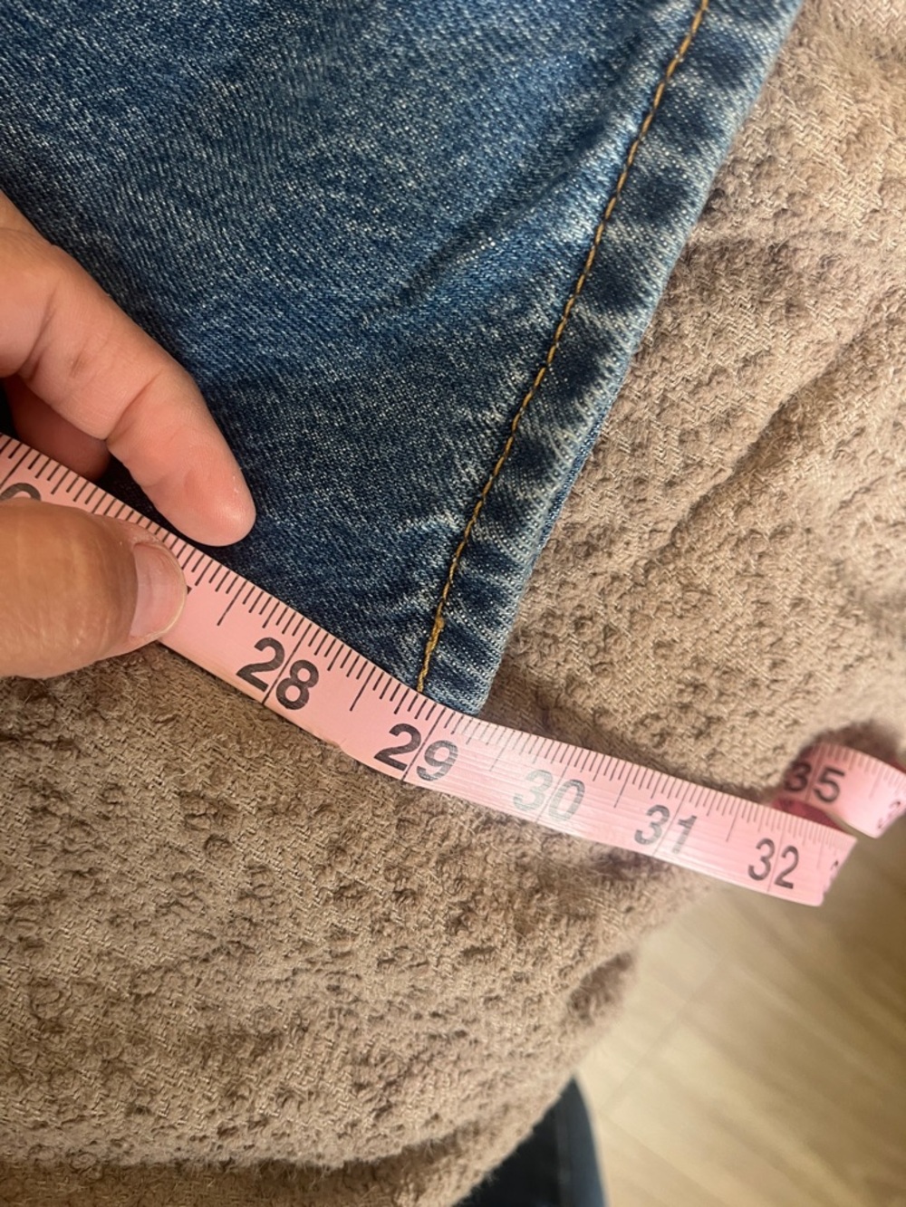 Levi's ‘94 Baggy Jeans in Medium Blue Wash - Picture 5 of 6
